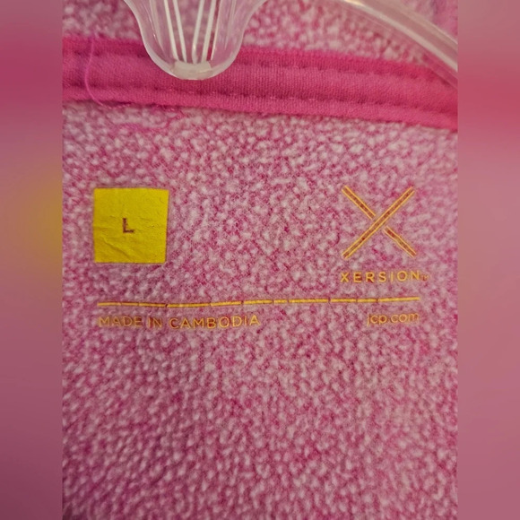 Xersion women's pink hoodie with kangaroo pocket. Comfy Activewear Size L NEW - Picture 3 of 6